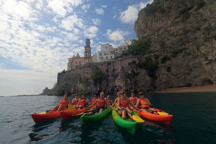 Kayak-Snorkeling vers la plage cachée de la grotte Pandora, Amalfi — photo 4