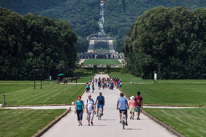 Besichtigung des Königlichen Palastes von Caserta ab Neapel — Foto 4