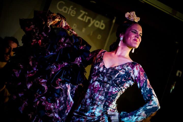 Spettacolo di Flamenco Intimo a Madrid con una Bevanda — foto 5