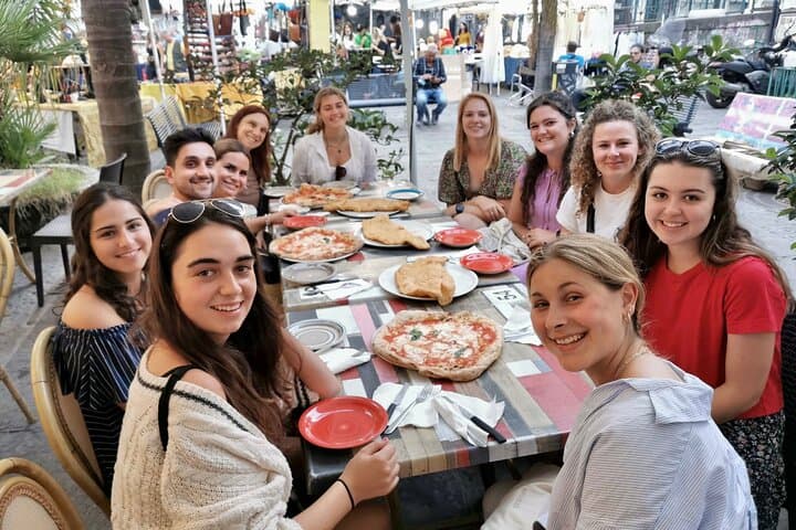 Leckeres altes Neapel & San Gregorio Armeno Essen, Wein und Sightseeing Tour