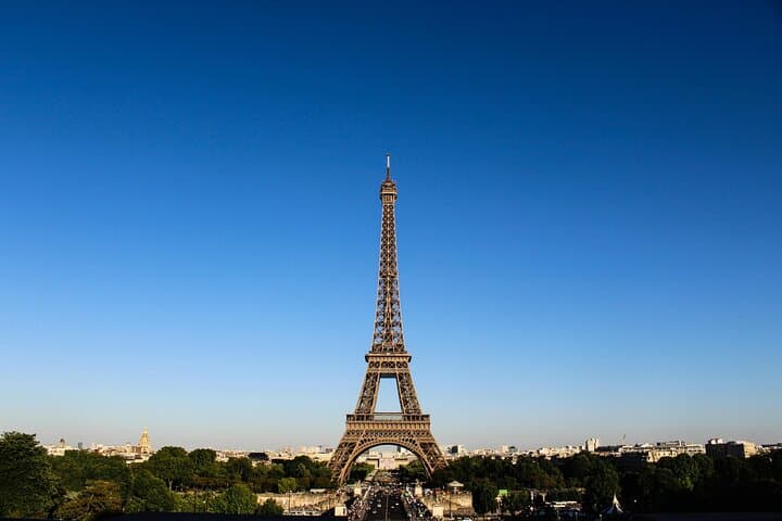 Visite en petit groupe au sommet de la Tour Eiffel par ascenseur — photo 2