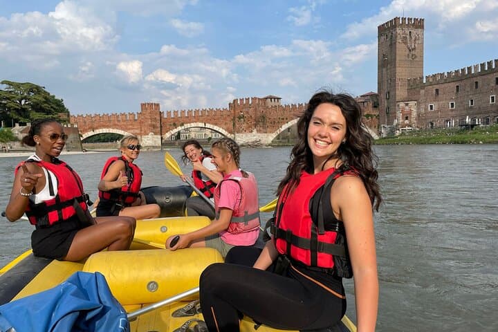 Soft-rafting al tramonto e aperitivo in Piazza Erbe — foto 2