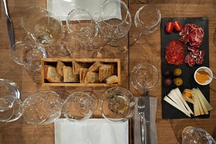 Barcelona: Wein- und Tapas-Paarungserlebnis — Foto 4