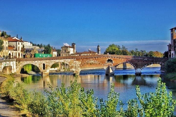 Tour Privato Personalizzato a Piedi a Verona