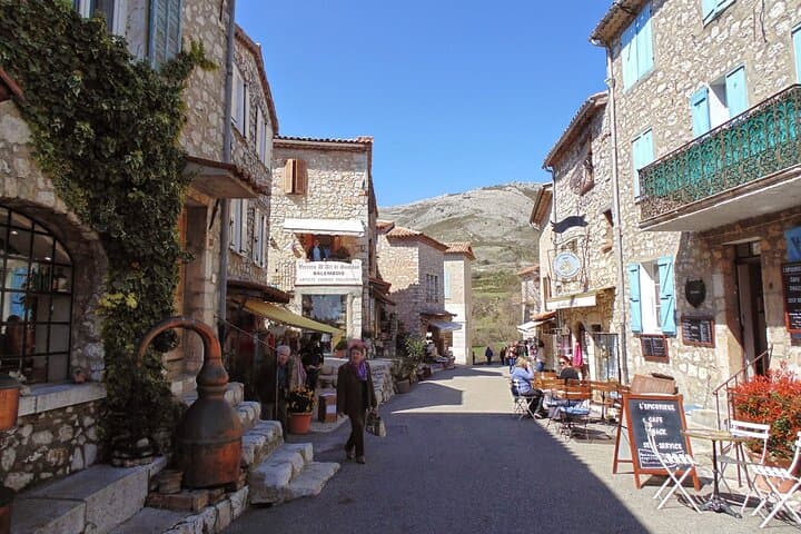Tour dei Villaggi Medievali a Grasse, Gourdon, Tourrettes-sur-Loup, St Paul — foto 2
