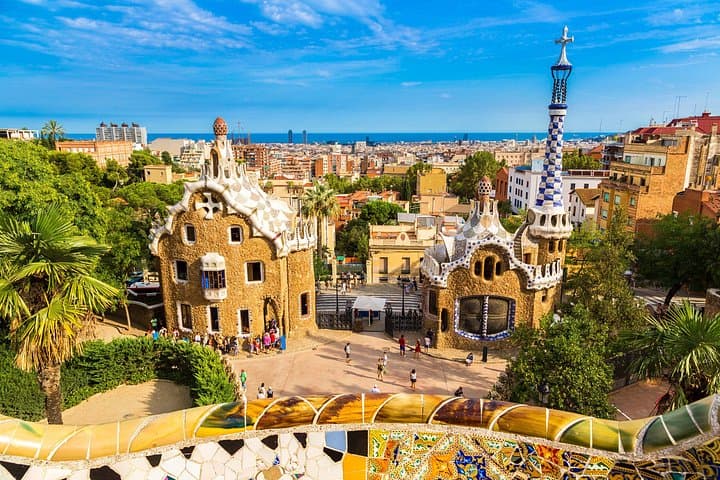 Combo : Visite guidée Sagrada Familia et Parc Güell sans attente