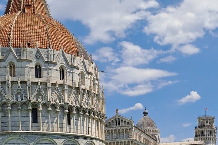 Tour Privado en Pisa, Entrada a la Torre Inclinada, Baptisterio y Catedral — foto 4
