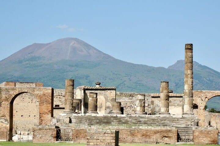 Tour da Napoli a Pompei e Monte Vesuvio