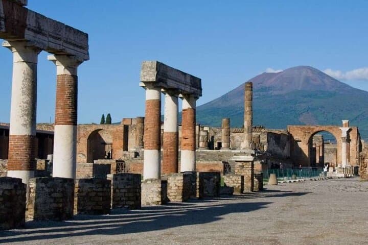 Tour da Napoli a Pompei e Monte Vesuvio — foto 4
