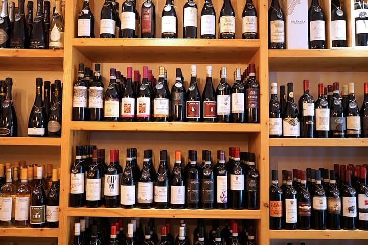 Weinprobe in der Nähe des Königlichen Palastes von Turin — Foto 5