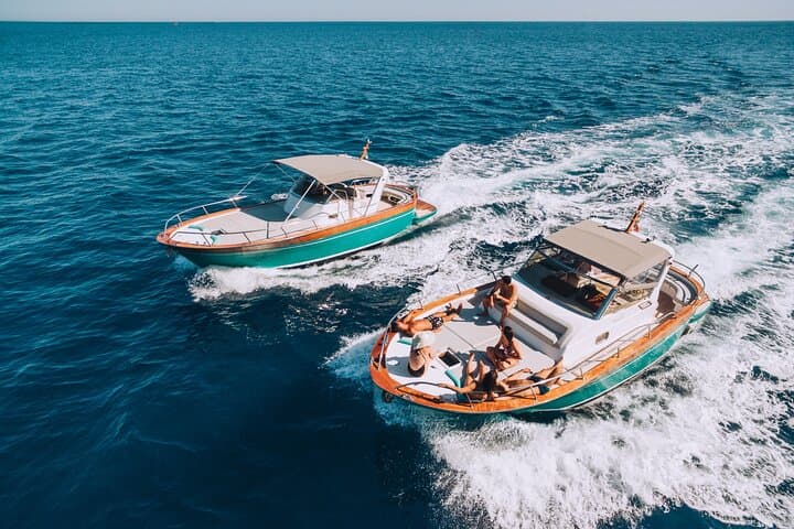 Excursion en bateau partagé vers la Côte Amalfitaine depuis Naples — photo 3