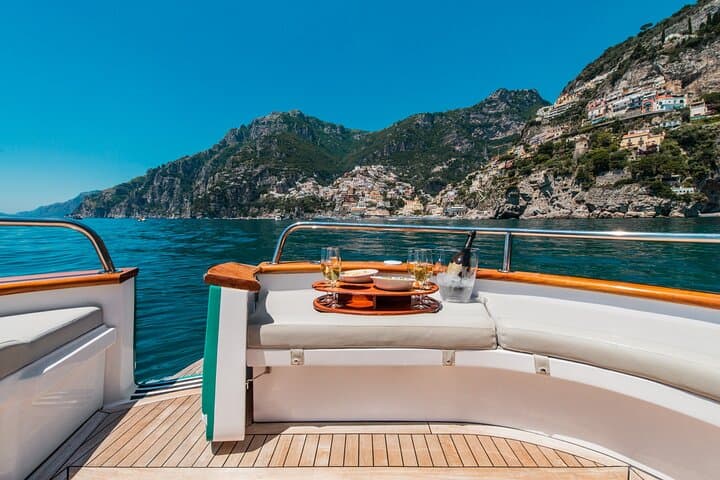 Excursion en bateau partagé vers la Côte Amalfitaine depuis Naples — photo 5