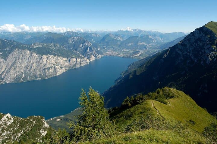 Excursion d'une journée au lac de Garde avec croisière en bateau — photo 2