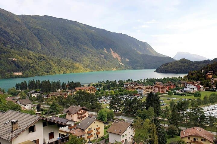 Tour del Lago Molveno e Distilleria di Grappa con Degustazioni — foto 2