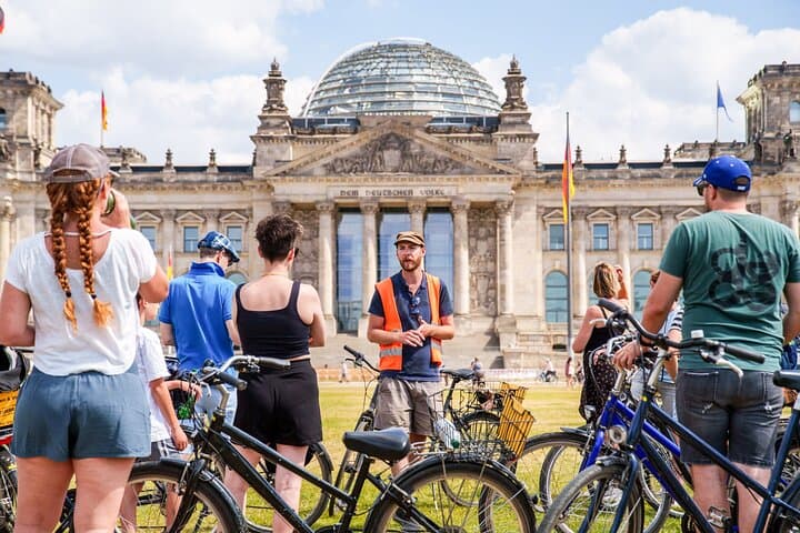 Visite guidée à vélo des points forts de Berlin 3,5h en petits groupes — photo 2