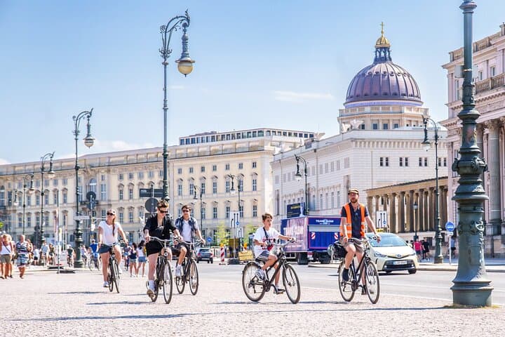 Visite guidée à vélo des points forts de Berlin 3,5h en petits groupes — photo 5