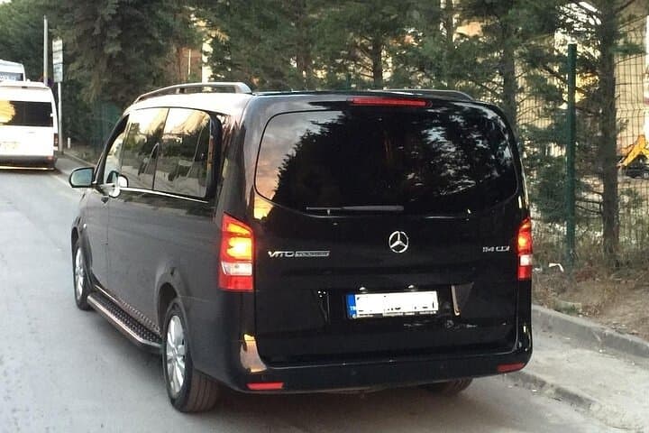 Minivan-Abfahrt von Modena oder Verona zum Flughafen Bologna BLQ — Foto 4