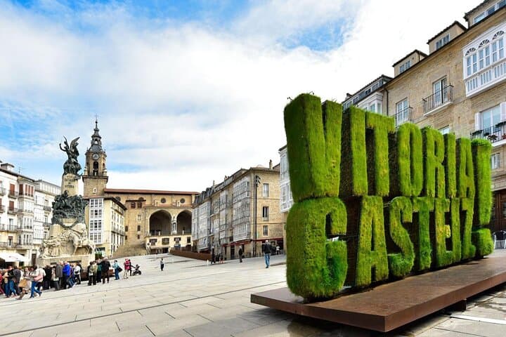 Weinregion Rioja mit Weingutsbesuch & Vitoria-Gasteiz — Foto 3