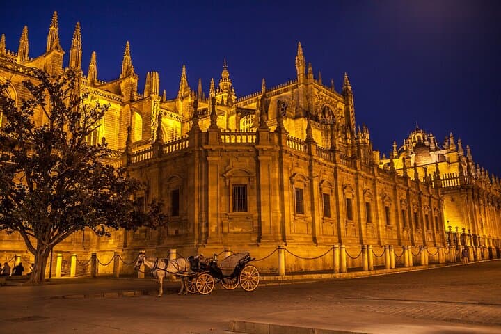 Sevilla: Geführte Tour zur Kathedrale und Giralda — Foto 2