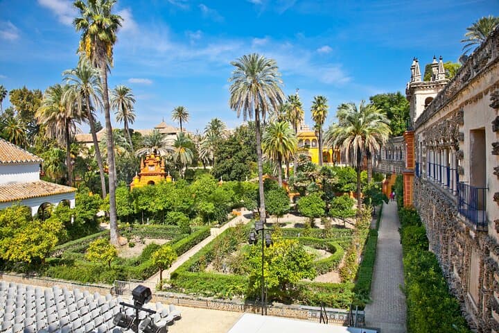 Sevilla: Geführte Tour durch den Alcázar + Kathedrale und Giralda