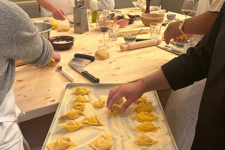 Pasta Cooking Class with Unlimited Wine in Florence — photo 3