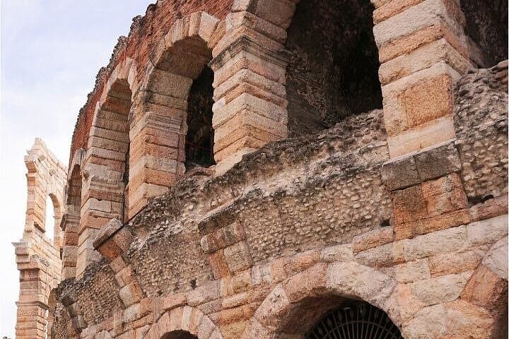 Tour Privato in Bici tra i Punti Salienti di Verona — foto 3