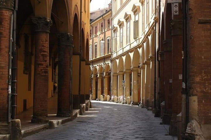Stadtführung durch das historische Zentrum von Bologna — Foto 2