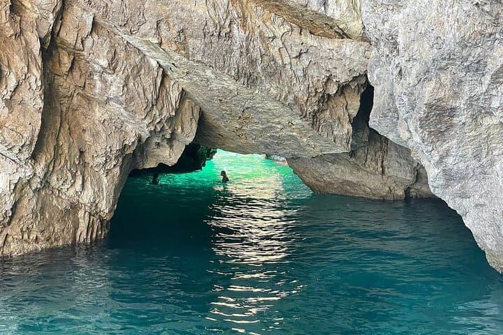 Tour di Gruppo Ridotto da Roma alla Grotta Azzurra, Anacapri e Capri — foto 4
