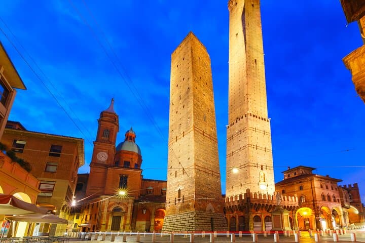 Tour Privato Guidato delle Attrazioni di Bologna di Notte — foto 4