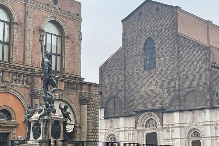 Tour Privato Guidato delle Attrazioni di Bologna di Notte — foto 5
