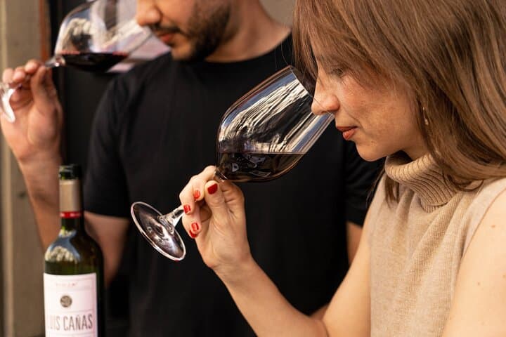 Kleine Gruppen Wein- und Tapas-Tour in Barcelona — Foto 3
