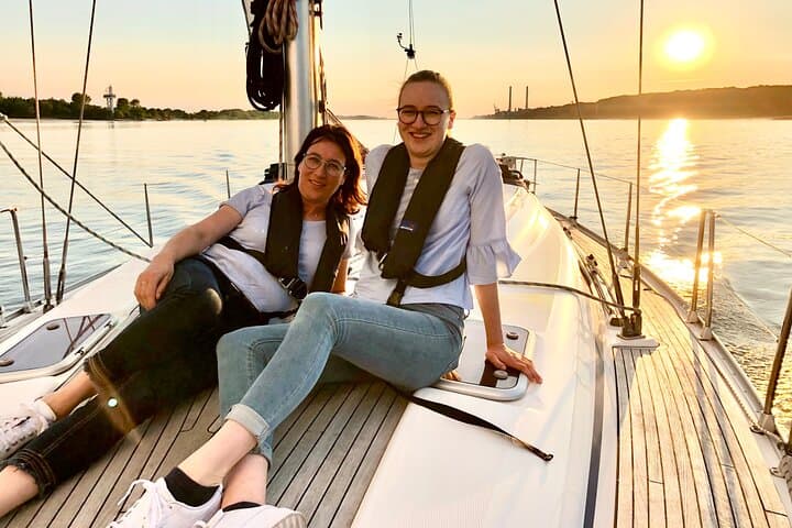 Kreuzfahrt in der Stadt - Hafenrundfahrt Hamburg — Foto 3
