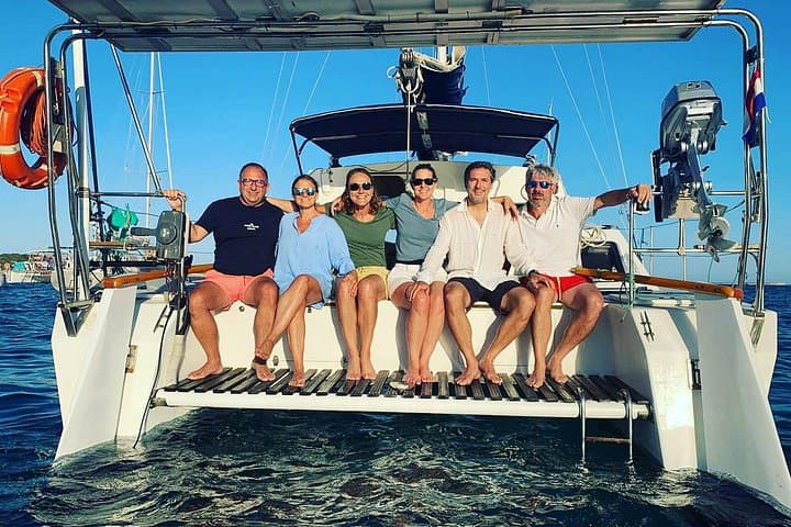 Escursione di un giorno intero a Ibiza e Formentera a bordo del nostro Catamarano — foto 4