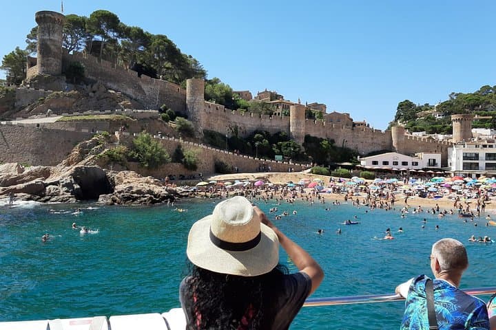 Visite touristique d'une journée de la Costa Brava avec excursion en bateau au départ de Barcelone — photo 2