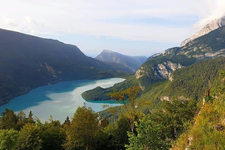 Tour del Lago Molveno e Distilleria di Grappa con Degustazioni