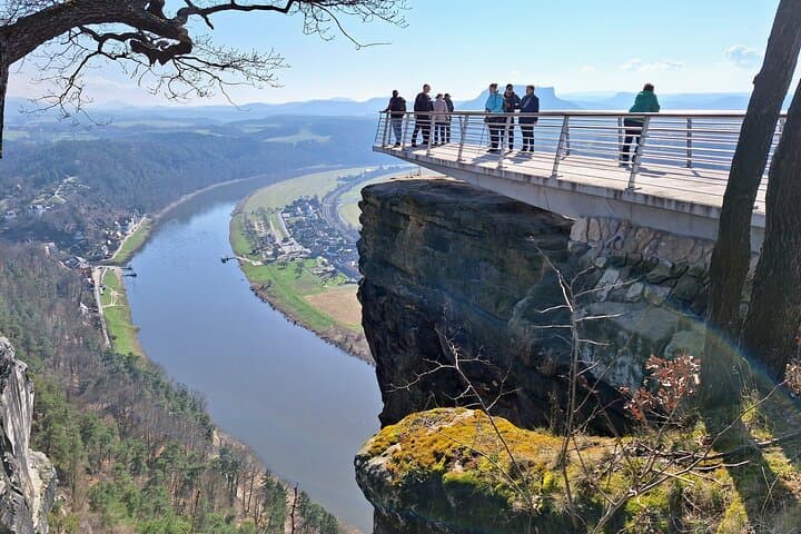 Bastei-Brücke, Bootstour durch die Schluchten &amp; Narnia-Felsen Tour ab Dresden — Foto 2