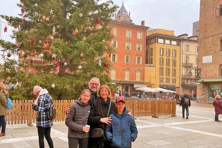 Privatführung durch Bologna für Kinder mit Gelato