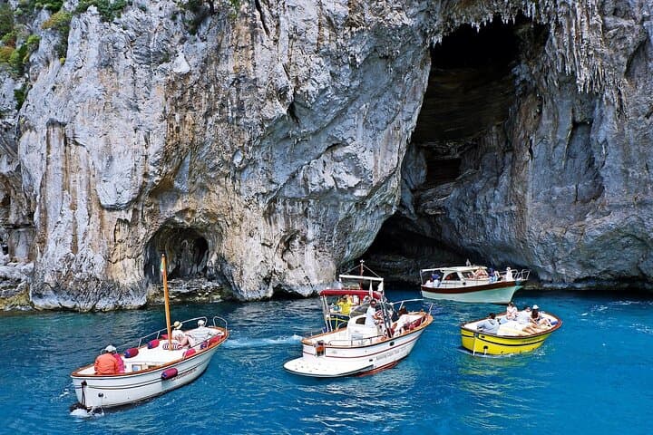Tour di Gruppo Ridotto di Capri e Grotta Azzurra da Napoli e Sorrento — foto 3