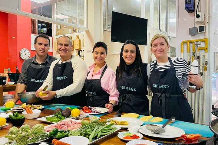 Valencian Paella Workshop und Besuch des Marktes Algiros