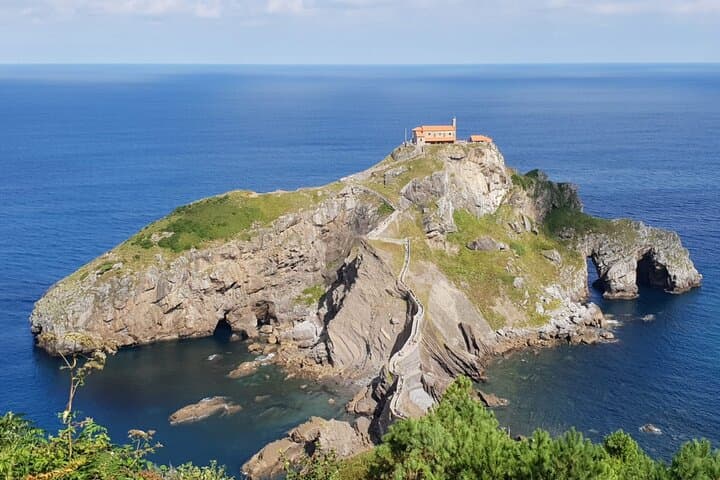 Dragonstone, Mundaka and Guernica from Bilbao — photo 1
