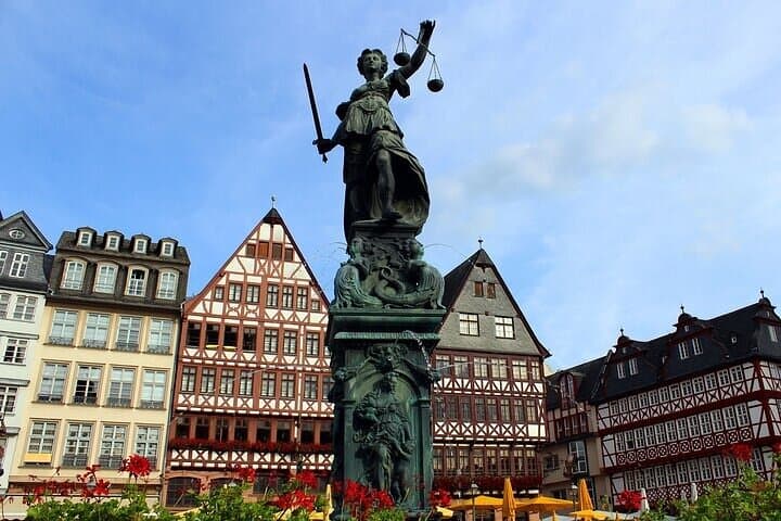 Frankfurt Must-See Attractions Walking Tour — Foto 1