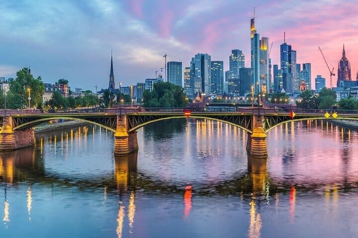 Frankfurt Must-See Attractions Walking Tour — Foto 3