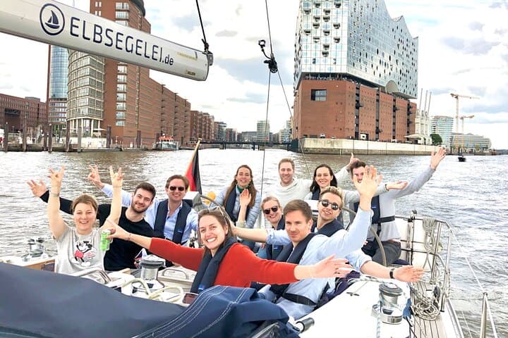 Tour in Yacht a Vela Dopo Lavoro nel Porto di Amburgo