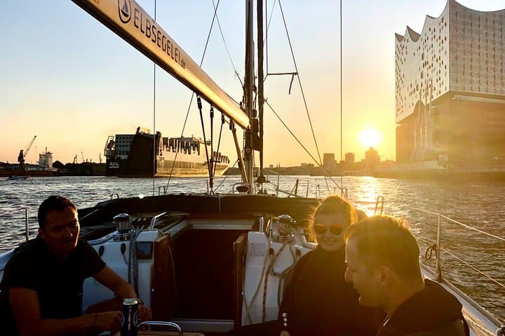 Tour in Yacht a Vela Dopo Lavoro nel Porto di Amburgo — foto 2