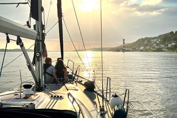 Tour in Yacht a Vela Dopo Lavoro nel Porto di Amburgo — foto 4