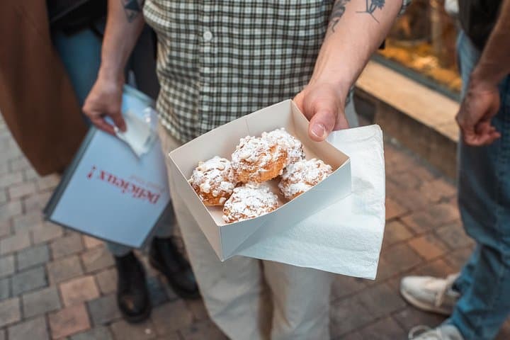 Tour del Cibo Pomeridiano a Bordeaux: Dolci, Vino e Formaggi — foto 5