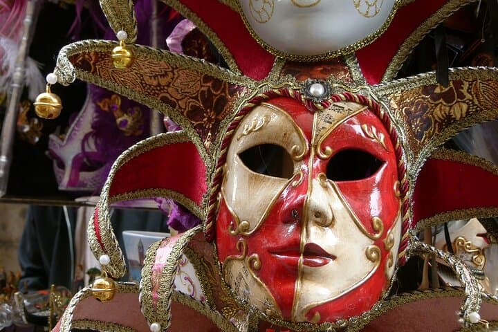 Venetian Carnival Mask Making Class in Venice, Italy — photo 3