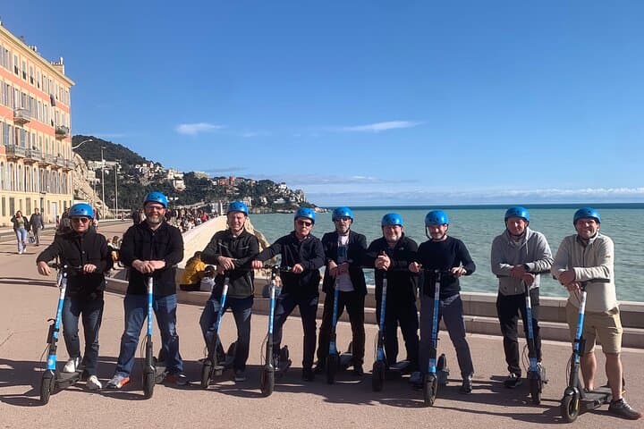 Tour in Scooter Elettrico di Nizza per 1,5 Ore