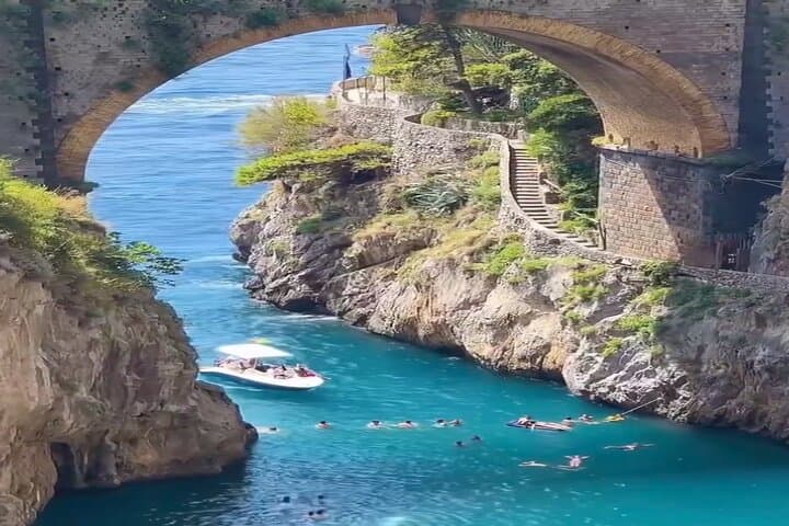 Privater Transfer von Ravello nach Neapel — Foto 5