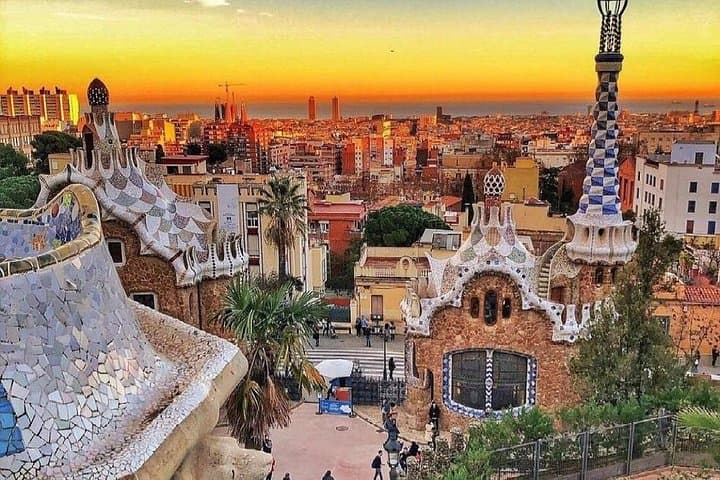 Merveilles de Gaudi : Visite Privée du Parc Güell et de la Sagrada Familia
